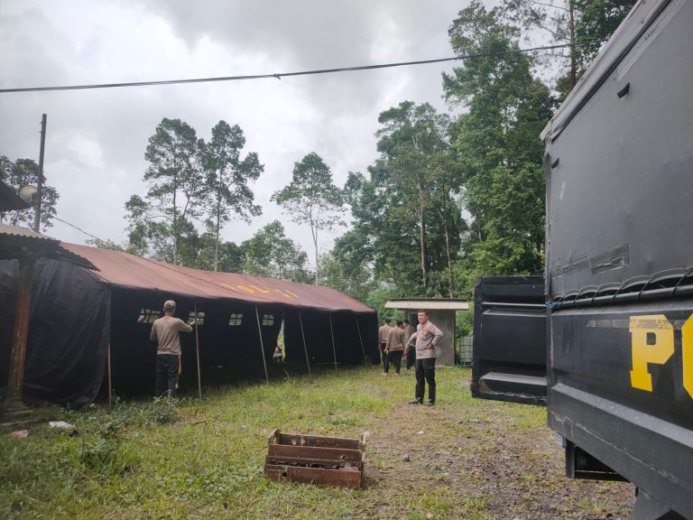 Polres Lumajang Dirikan Tenda Darurat Tanggap Bencana Erupsi Gunung Semeru