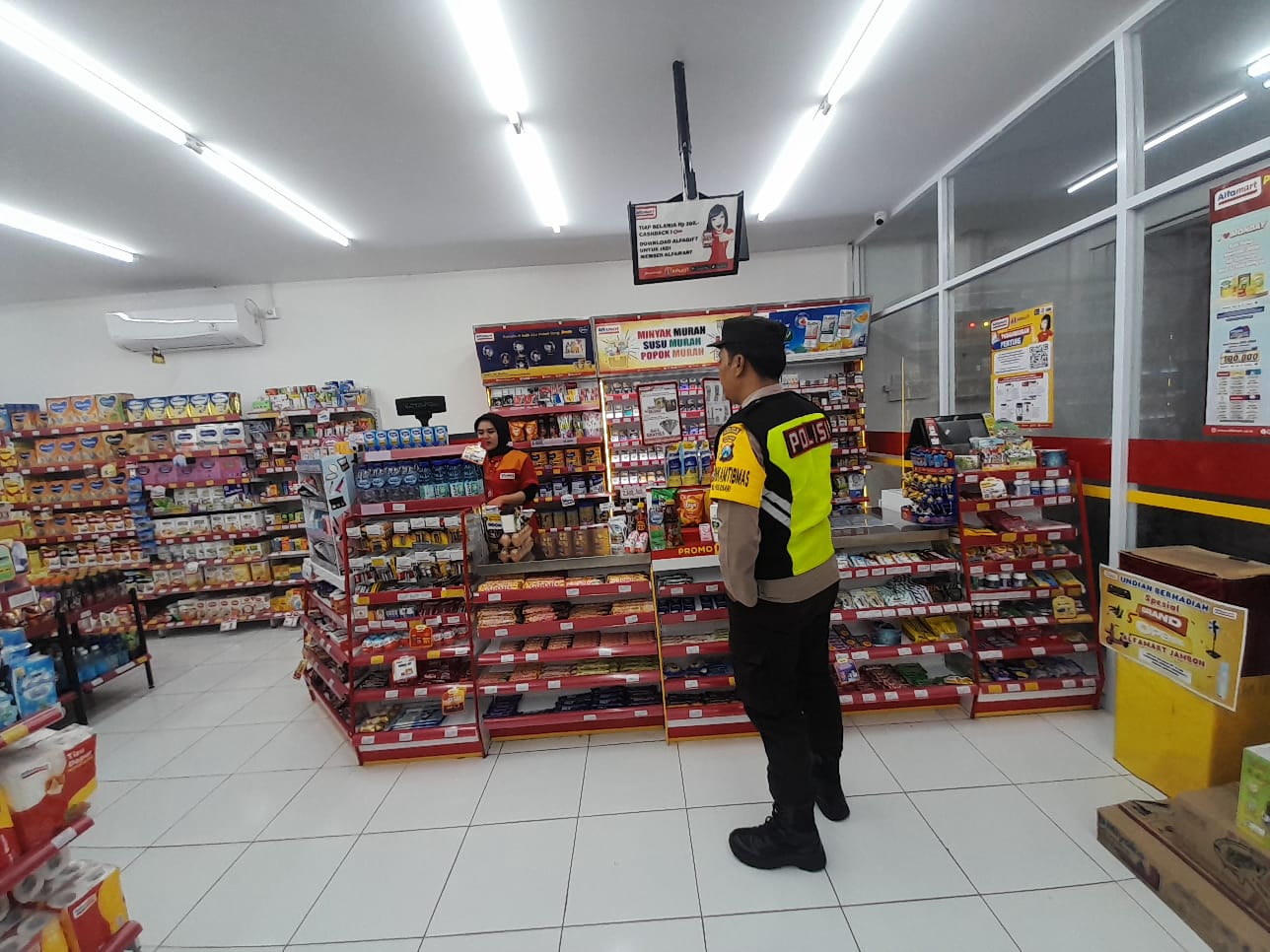 PATROLI BLUE LIGHT POLSEK JAMBON WUJUDKAN SITUASI KAMTIBMAS AMAN KONDUSIF