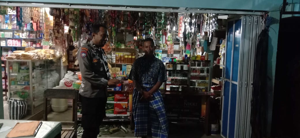 POLSEK NGRAYUN LAKSANAKAN PATROLI BLUE LIGHT ANTISIPASI TINDAK KRIMINAL DI WILAYAH HUKUM NGRAYUN