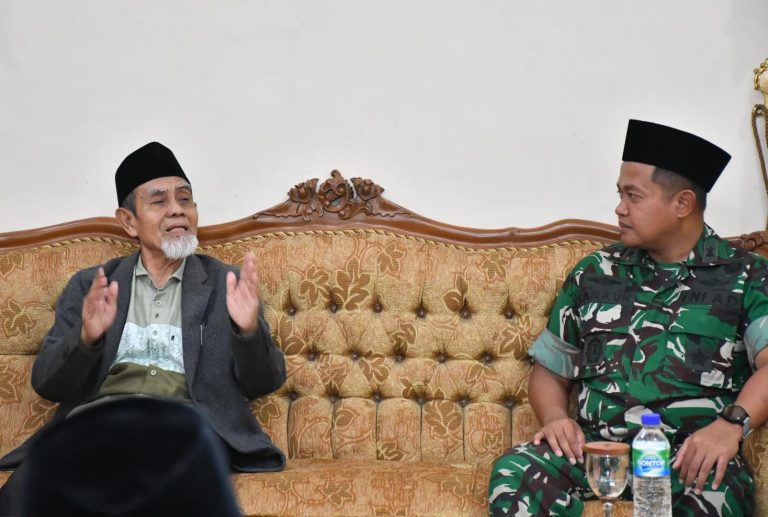 Dandim Ponorogo Silaturahmi ke Pondok Modern Darussalam Gontor