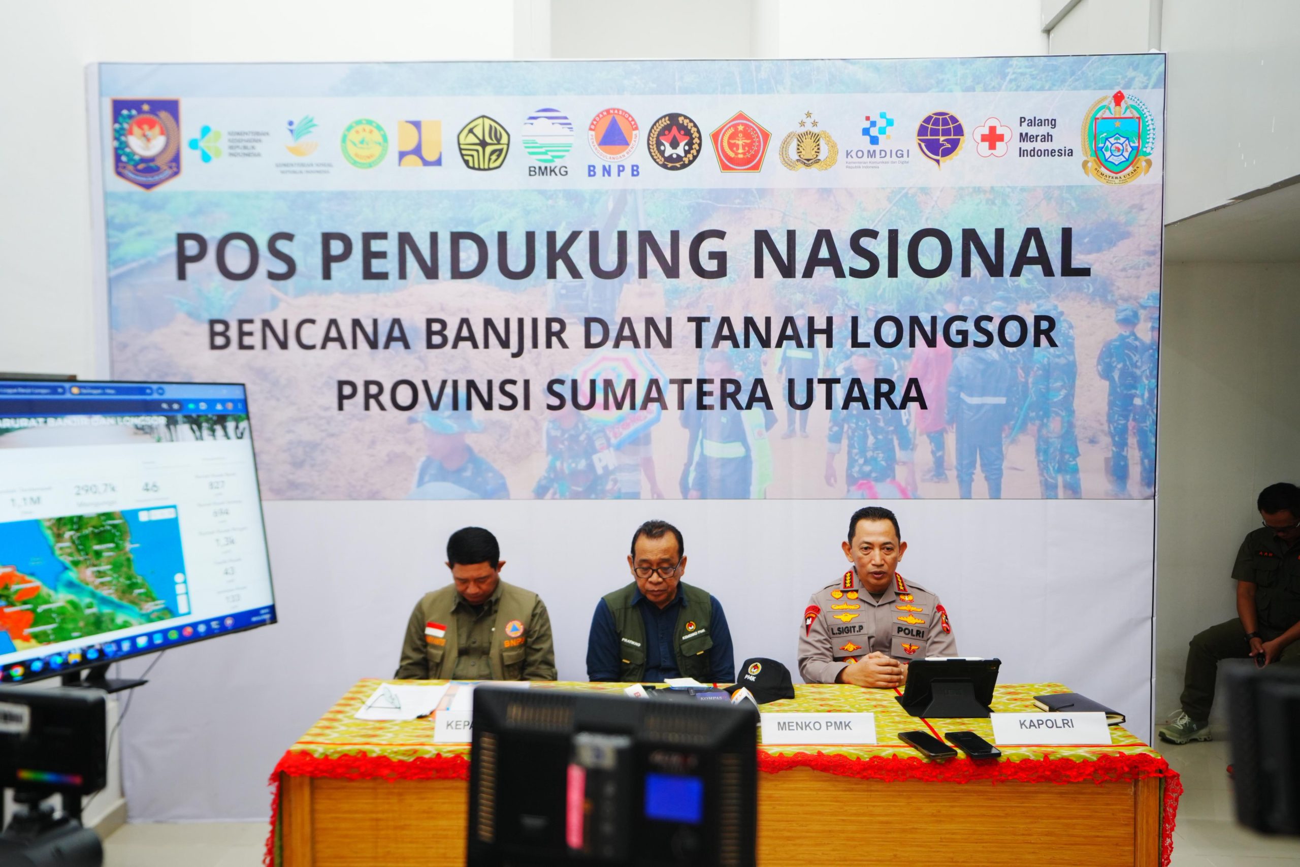 Kapolri Tegaskan Personel dan Logistik Dikerahkan ke Lokasi Terisolir Bencana Sumatera