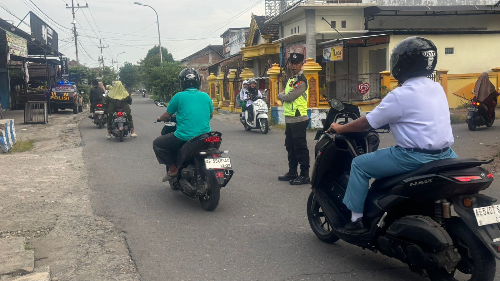 POLSEK JAMBON LAKSANAKAN GIAT SAPA PAGI UNTUK CIPTAKAN KAMTIBCARLANTAS