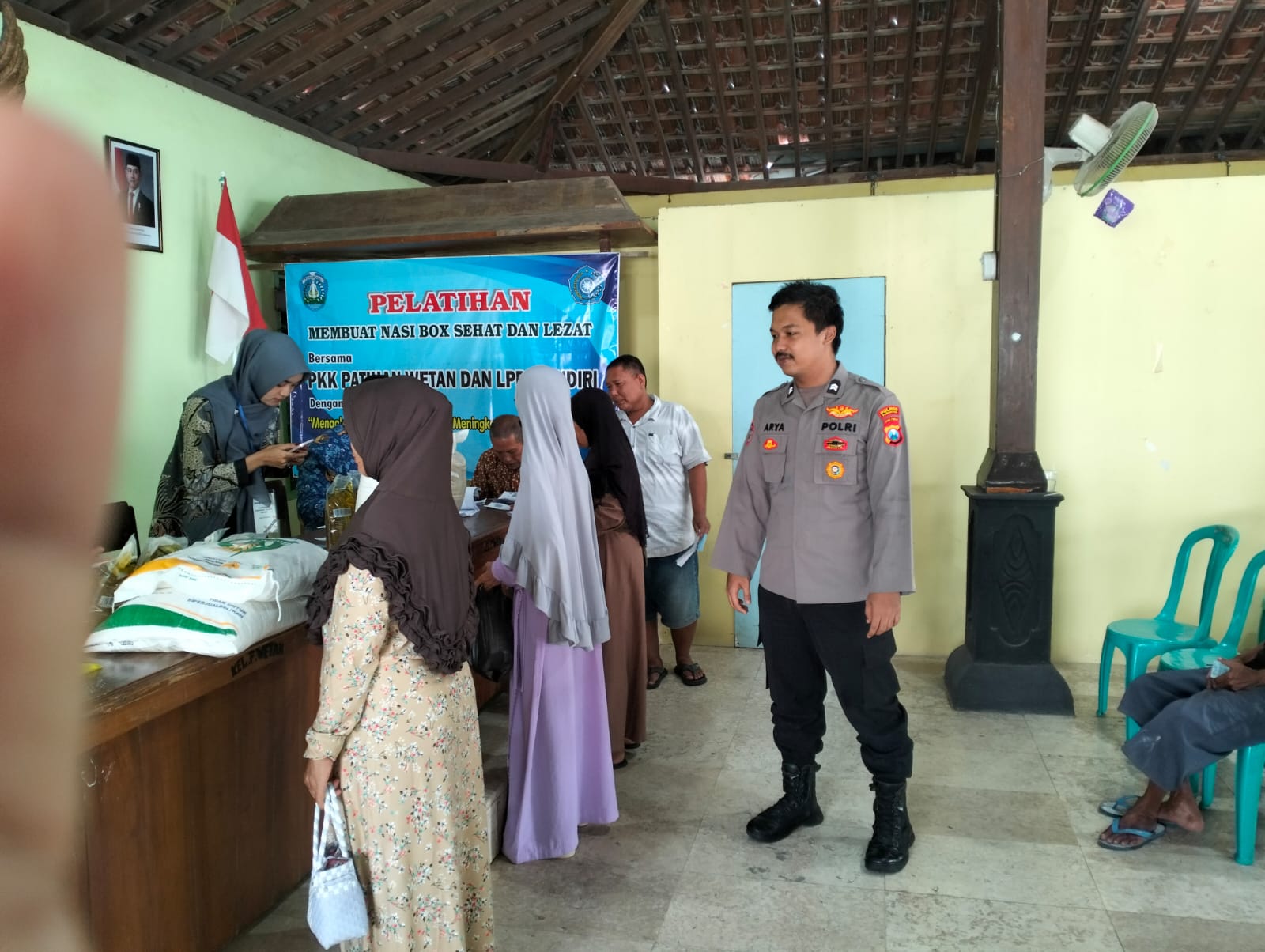 Penyaluran Bantuan Pangan Pemerintah Berjalan Lancar di Kecamatan Babadan