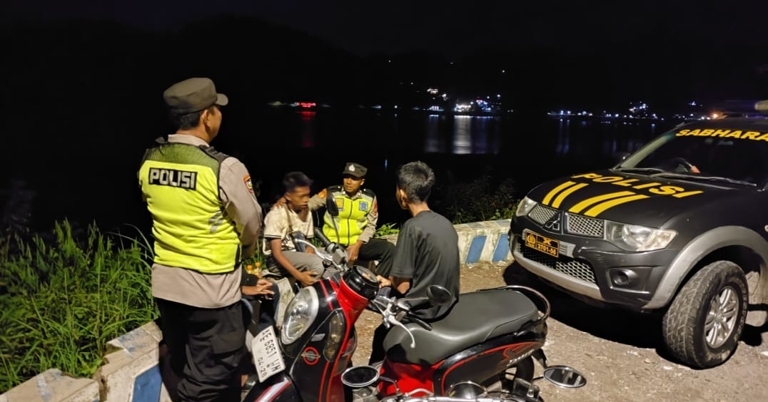 Polsek Ngebel Gelar Patroli KRYD dan Blue Light Demi Wujudkan Situasi Kamtibmas Kondusif