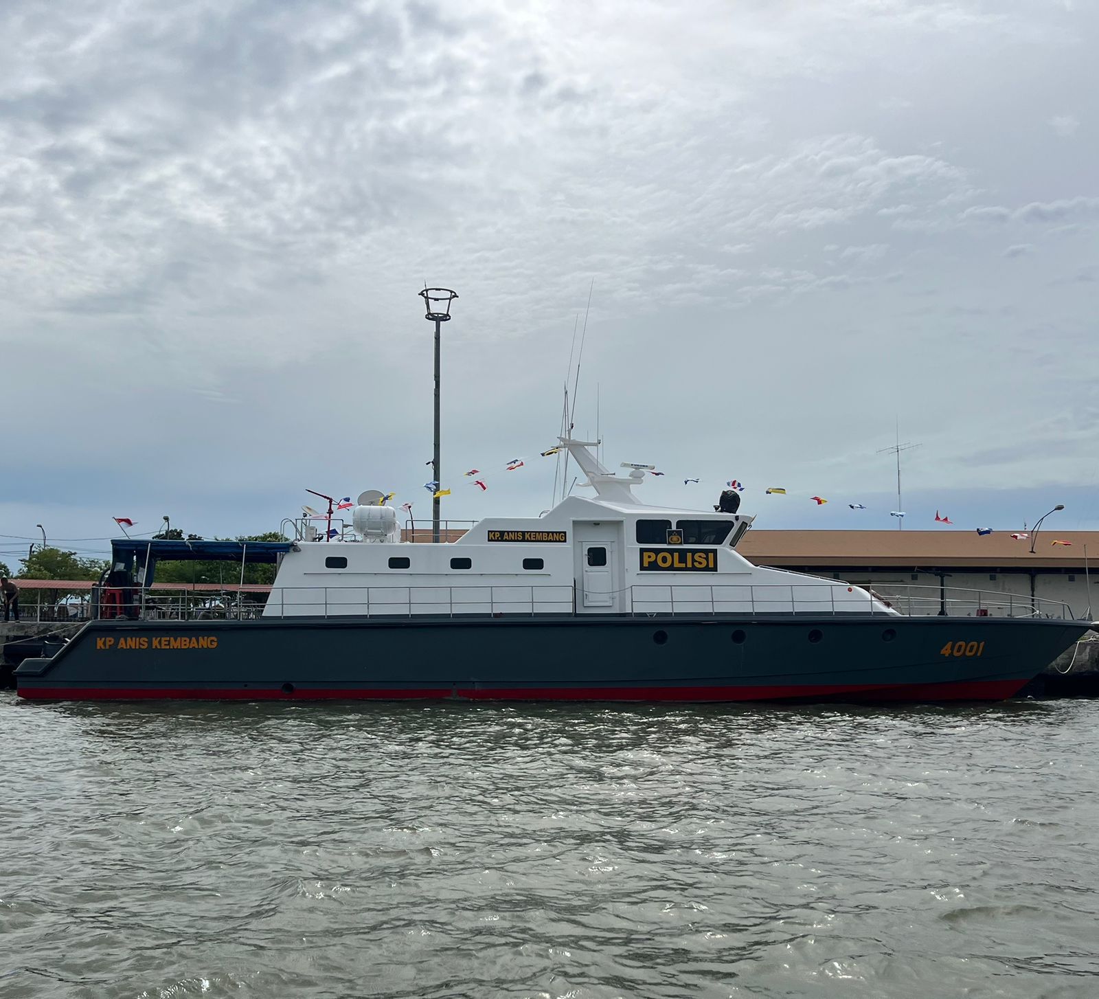 Satpolairud dan Personel Silongmat Laksanakan Operasi Siaga Bencana di Sumatera Utara dan Sumatera Barat