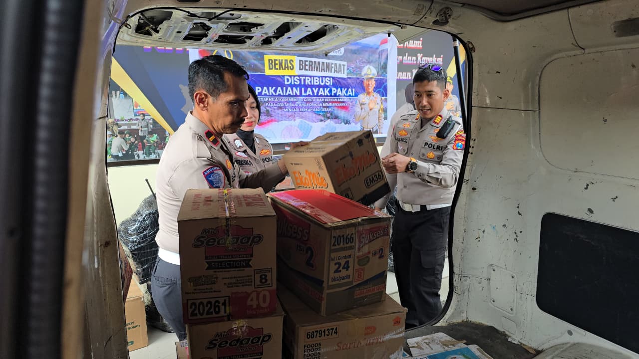 Polres Mojokerto Kota Salurkan Paket Bantuan untuk Korban Bencana Aceh Sumatera