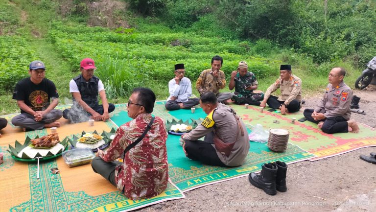 POLMAS DESA BANCANGAN HADIRI DOA BERSAMA PEMBUKAAN LOKASI PEMBANGUNAN KOPERASI DESA MERAH PUTIH (KDMP)