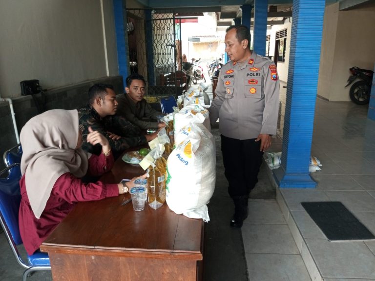 Penyaluran Bansos Cadangan Pangan Pemerintah di Kecamatan Balong Berjalan Lancar dan Kondusif