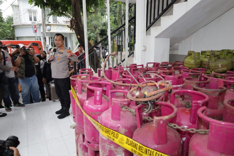 Polrestabes Surabaya Ungkap Sindikat Pengoplos LPG Bersubsidi 3kg ke 12kg