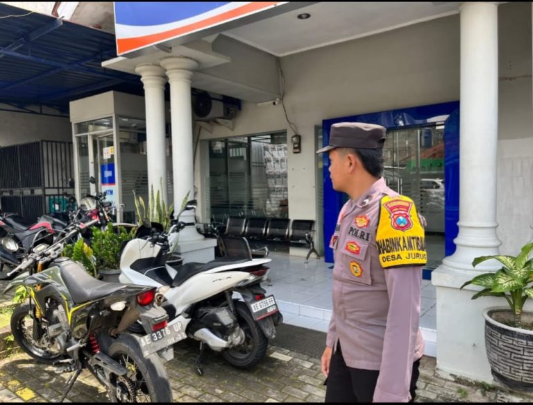 Polsek Sooko Laksanakan Patroli Harkamtibmas KRYD untuk Antisipasi Gangguan Kamtibmas