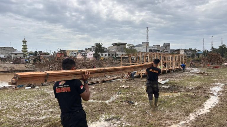 Wujud Kepedulian Nyata untuk Masyarakat, Brimob Polri Bangun MCK Umum di Kuala Simpang, Aceh