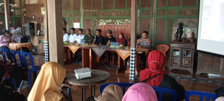 POLSEK SLAHUNG HADIRI SOSIALISASI MAKAN BERGIZI GRATIS DAN PENANDATANGANAN MoU SPPG GALAK