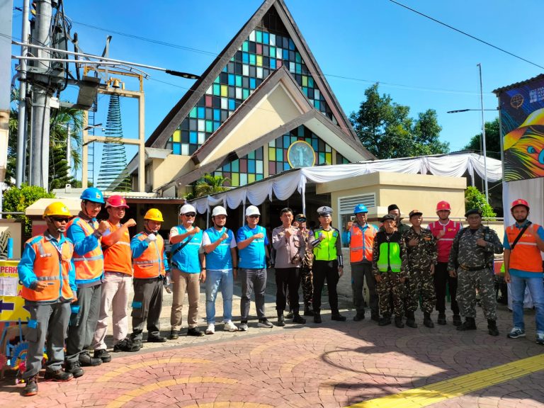 Pengamanan Ibadah Natal 2025 di Wilkum Polsek Ponorogo Berjalan Aman dan Kondusif