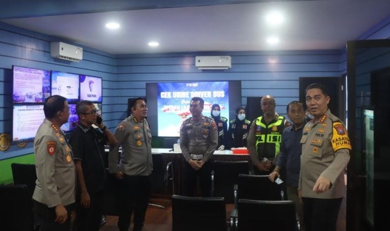 Satgas Ops Lilin Semeru Polda Jatim Cek Pospam Terminal Purabaya Pastikan Pelayanan Maksimal