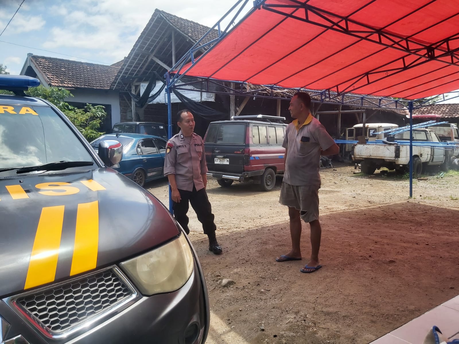 Polsek Slahung Laksanakan Patroli Presisi Beyond Trust untuk Jaga Harkamtibmas