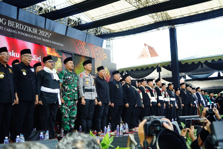 Polres Ponorogo Turunkan Pengamanan Berlapis, Puluhan Ribu Warga PSHT Ikuti BRB 2025 Dengan Aman dan Khidmat