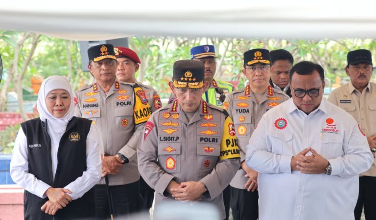 Kapolri Salurkan 1000 paket Sembako Untuk Warga di Nganjuk