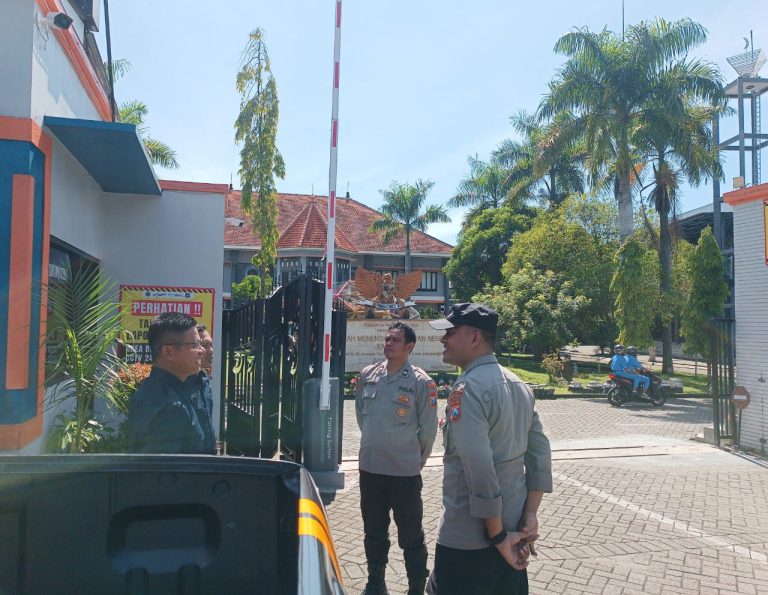PATROLI PRESISI POLSEK JENANGAN PERKUAT HARKAMTIBMAS DAN ANTISIPASI 3C