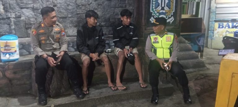 Pastikan Keamanan Perayaan Malam Tahun Baru, Polsek Slahung Sinergitas TNI – POLRI Laksanakan Patroli Gabungan Sambut Malam Tahun Baru