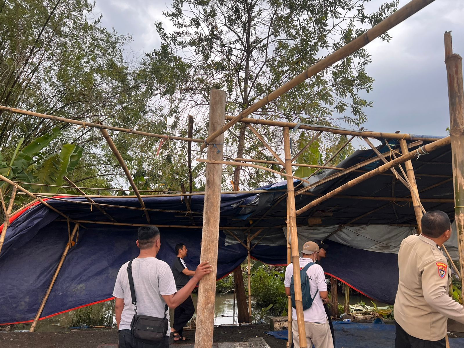 Respon Cepat 110 Polresta Sidoarjo Bongkar Arena Sabung Ayam di Ploso Krembung