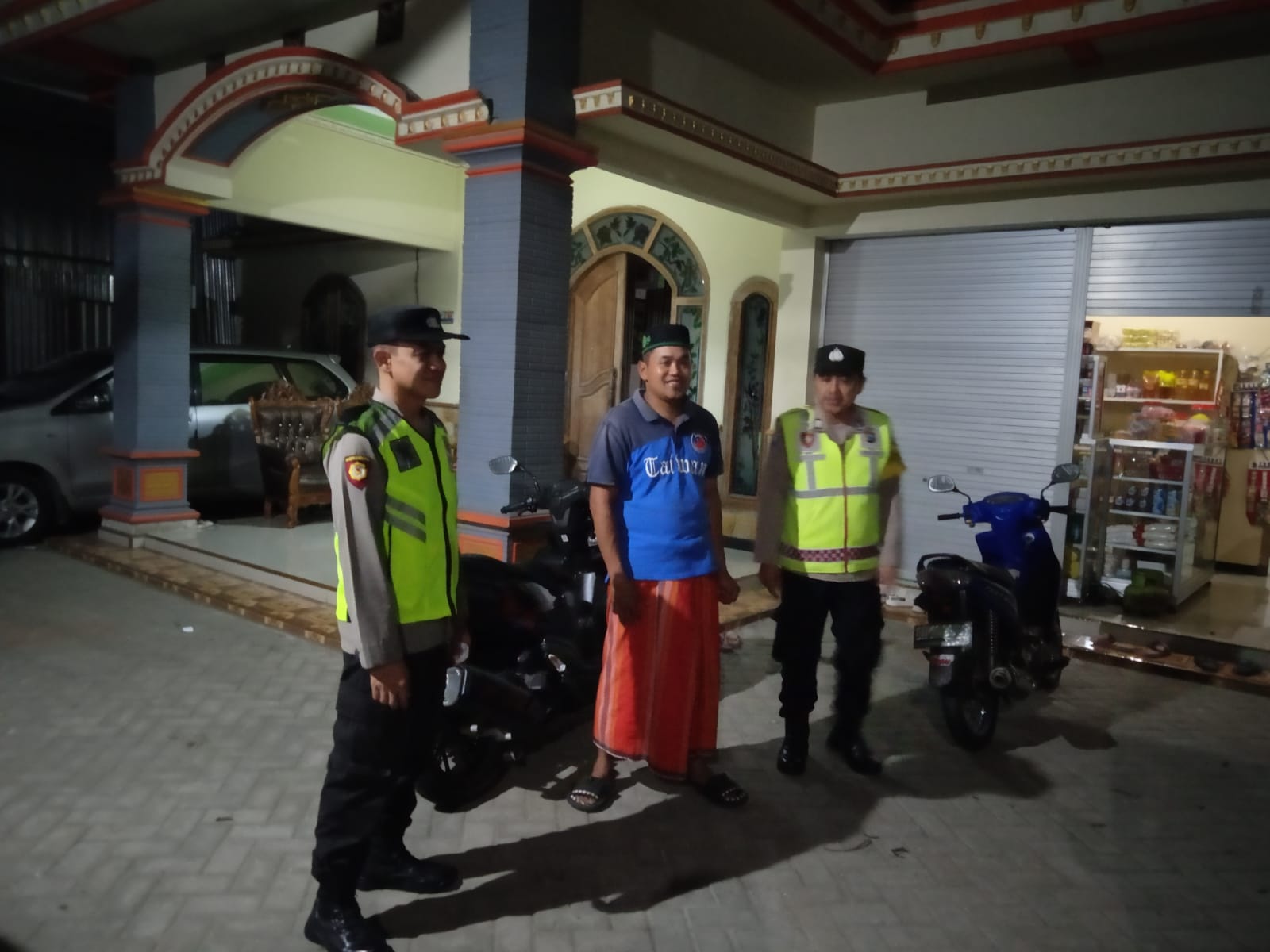 Polsek Ngebel Gelar Patroli KRYD dan Blue Light, Ciptakan Kondisi Aman di Kawasan Wisata dan Pemukiman