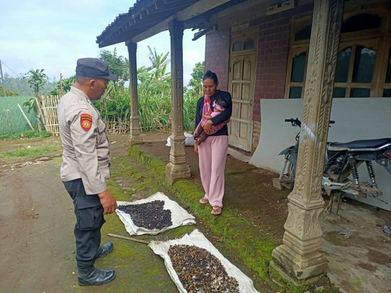 Patroli Presisi Polsek Pudak Jaga Kamtibmas Tetap Aman dan Kondusif