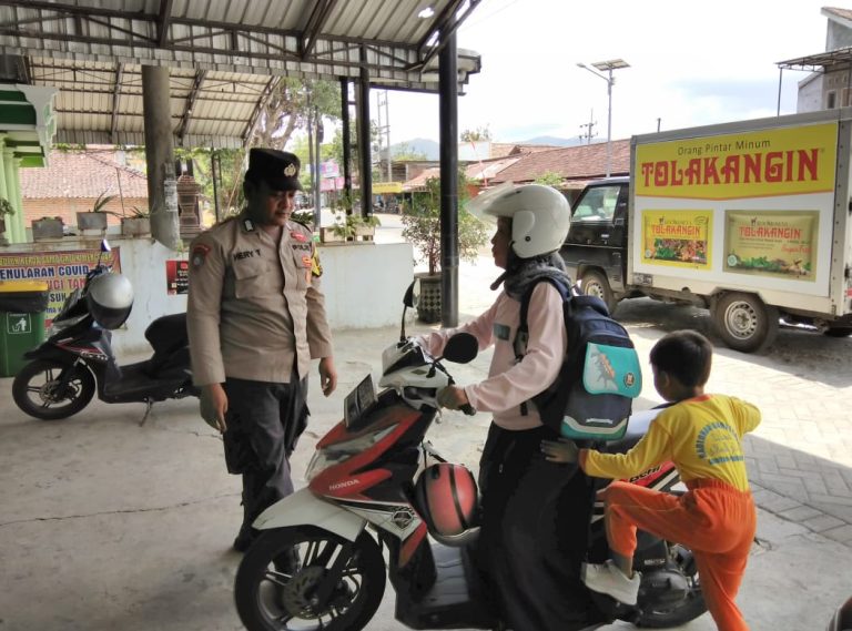 Polsek Sambit Laksanakan Patroli Harkamtibmas KRYD, Situasi Wilayah Aman dan Kondusif