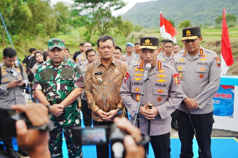 Kapolri Resmikan 19 Jembatan Merah Putih Presisi, Komitmen Tindaklanjuti Arahan Presiden Prabowo