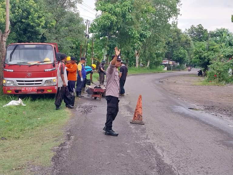 Polsek Pudak Gelar Patroli Presisi untuk Ciptakan Situasi Aman dan Kondusif
