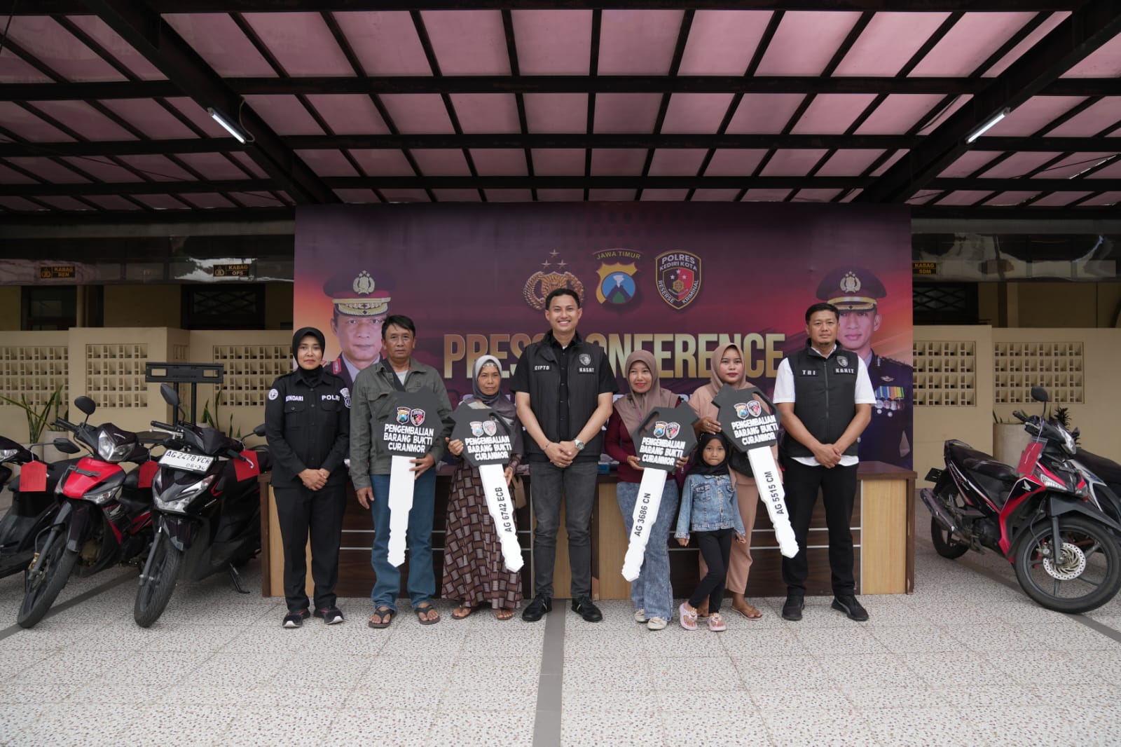 Gratis, Polres Kediri Kota Temukan dan Kembalikan Motor Hilang kepada Pemiliknya