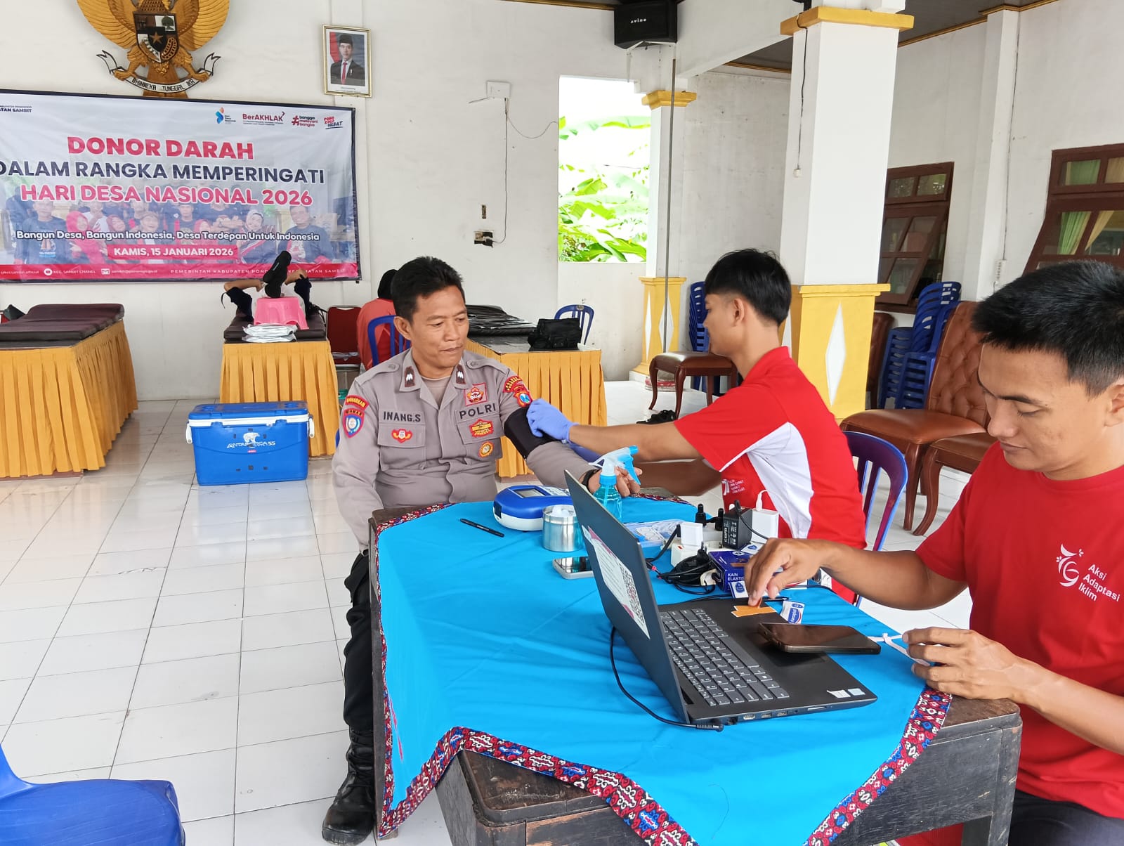 Kapolsek Sambit Bersama Anggota Ikuti Donor Darah Hari Desa Nasional 2026