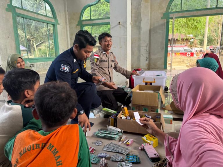 Tim Medis Polri Jangkau Korban Banjir Aceh Tamiang, Pulihkan Kesehatan dan Semangat Warga
