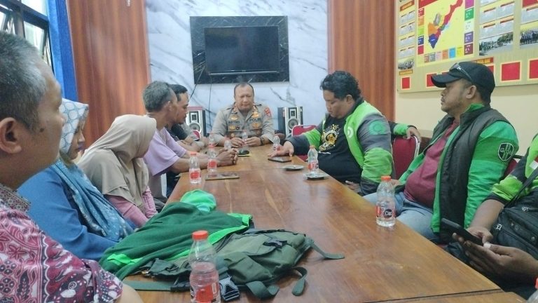 Polsek Pulung Mediasi Konflik Ojol dan Pengusaha Kuliner, Permasalahan Diselesaikan Secara Kekeluargaan