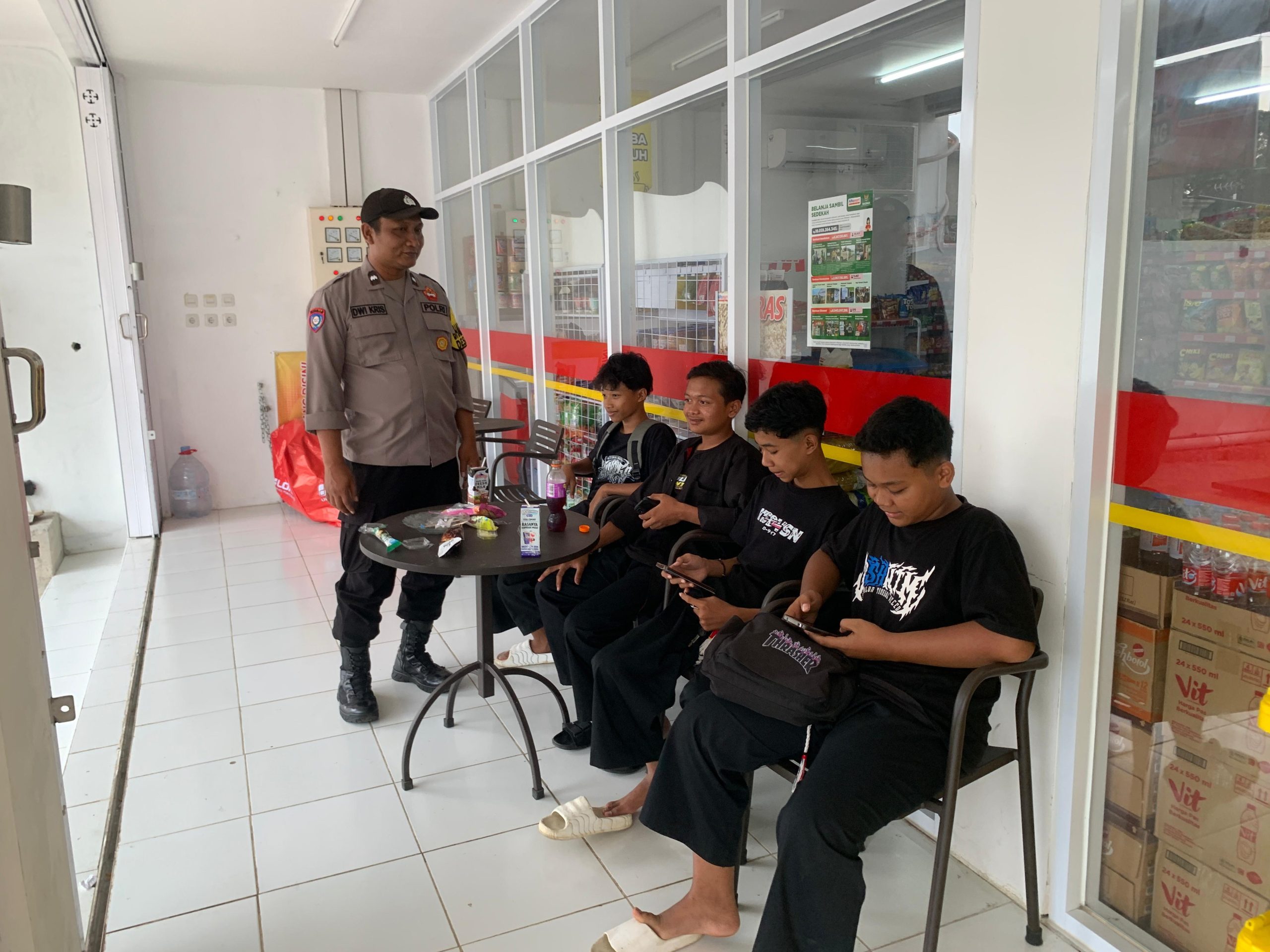 Polsek Pulung Laksanakan Patroli Presisi KRYD, Antisipasi Gangguan Kamtibmas