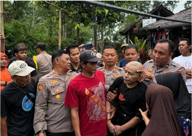 Polres Ponorogo dampingi Tim Ipda Purnomo Evakuasi ODGJ