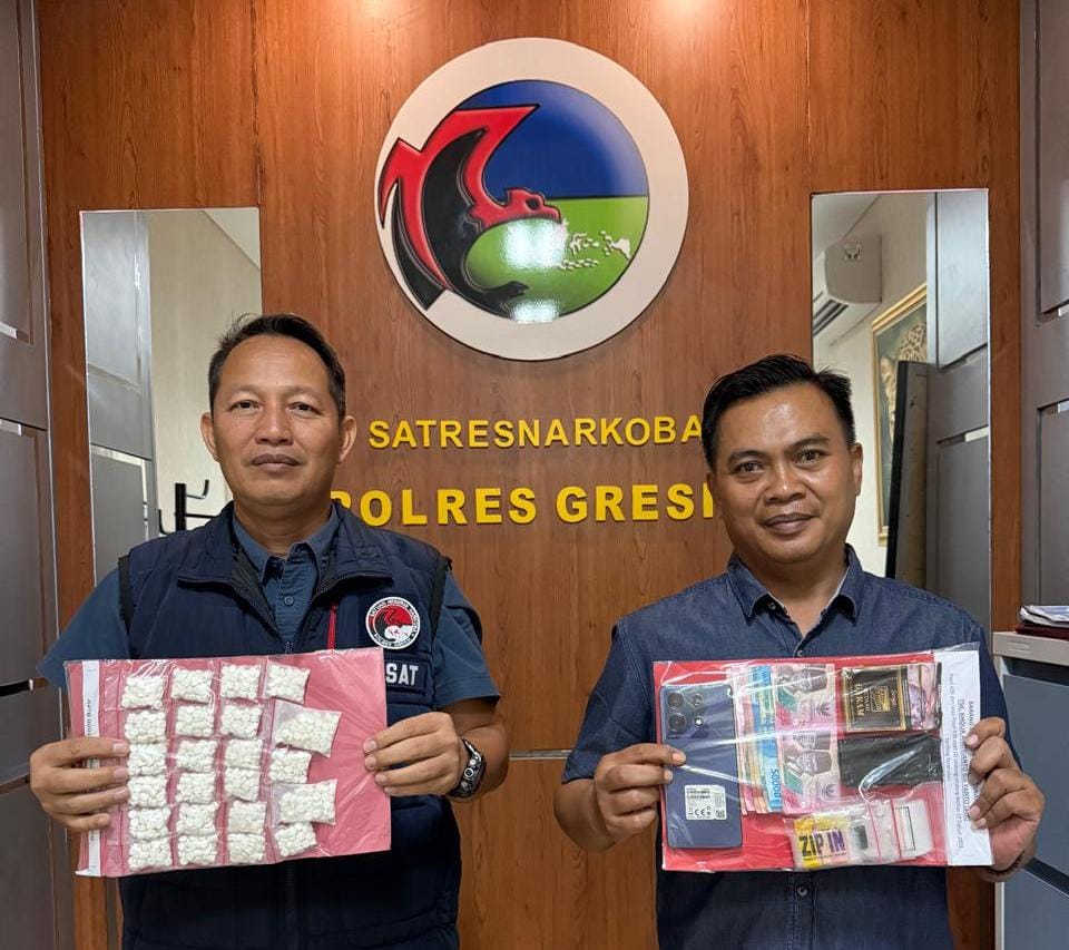 Polres Gresik Amankan Tersangka Pengedar Ribuan Pil Koplo di Tlogopojok