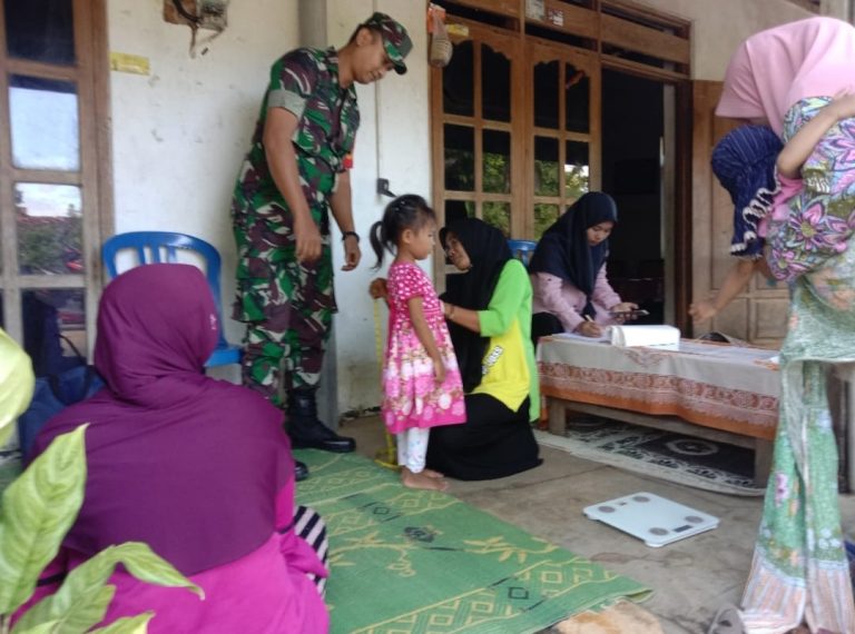 Wujudkan Generasi Sehat, Babinsa Kodim Ponorogo Pendampingan Posyandu Balita