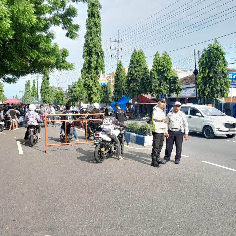 Pelayanan dan Pengamanan Latihan Bersama Pecinta Komunitas Drag Bike dan Drag Race Ponorogo