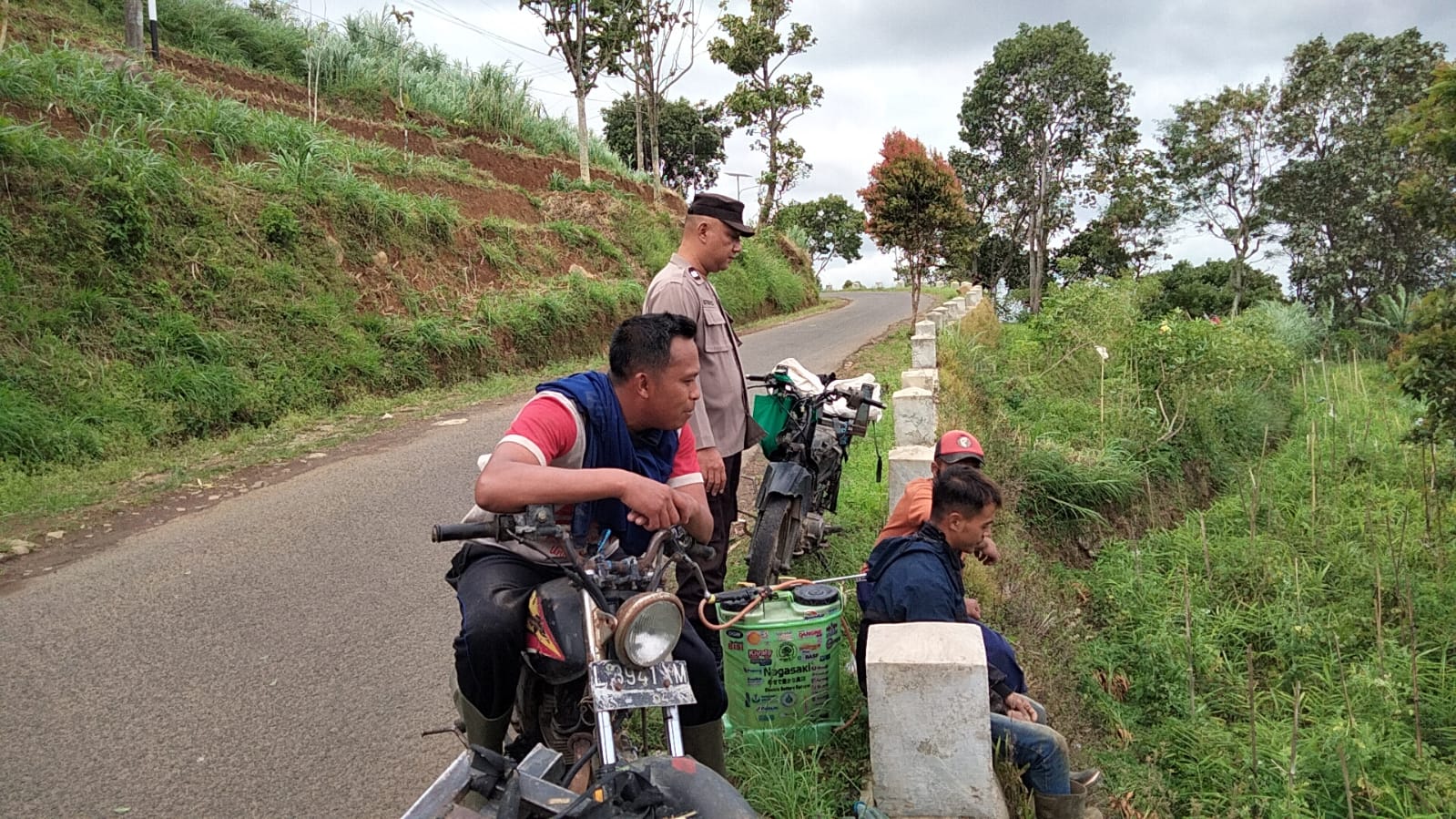 Polsek Pudak Laksanakan Patroli Presisi untuk Jaga Harkamtibmas Wilayah