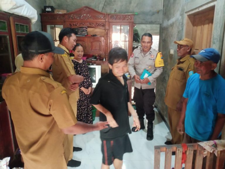 Polsek Siman Bersama Lintas Sektor Lakukan Kunjungan dan Pendampingan Pasien ODGJ di Desa Beton