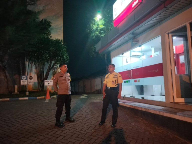 Polsek Ponorogo Laksanakan Patroli Blue Light Antisipasi 3C di Sejumlah Obyek Vital