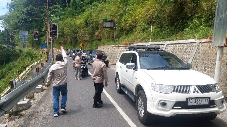 Polsek Ngebel Intensifkan Patroli KRYD di Kawasan Wisata Telaga dan Pemukiman