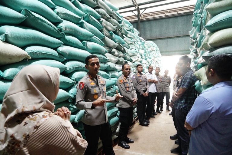 Pastikan Stok Jagung 3.000 Ton Penuh, Kapolres Ponorogo Sidak Gudang Bulog
