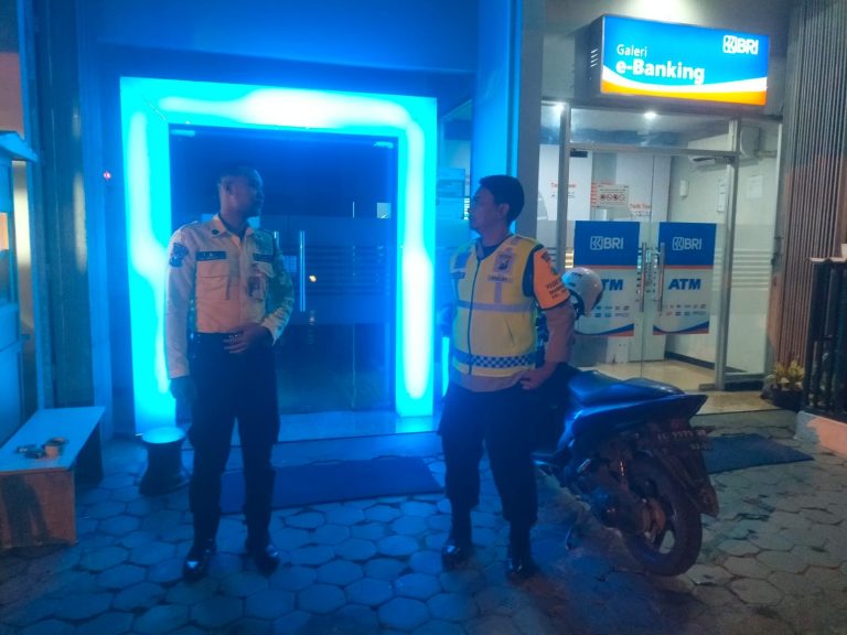 Polsek Ponorogo Gelar Patroli Blue Light, Antisipasi 3C dan Gangguan Kamtibmas