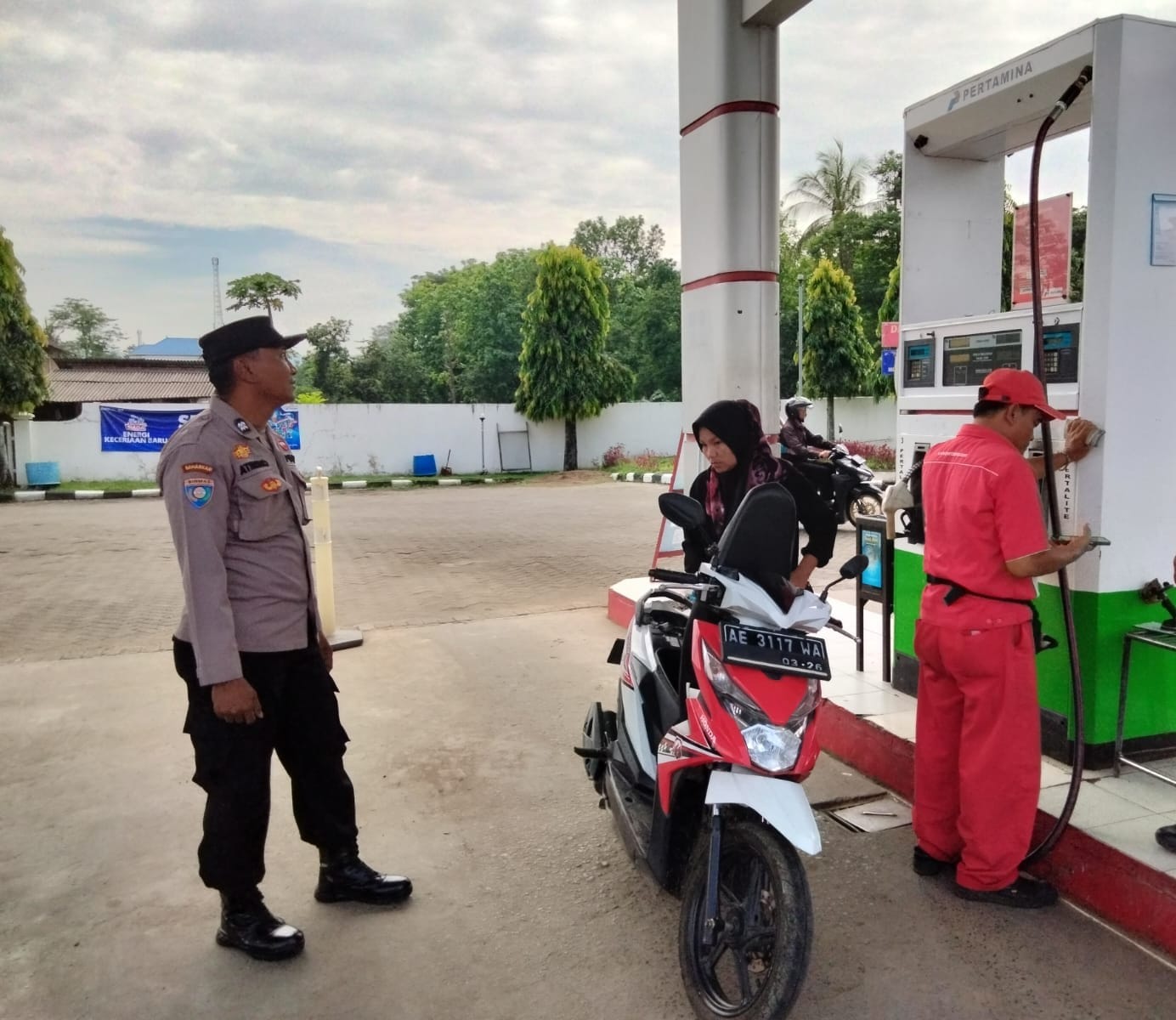 POLSEK SAMBIT GELAR PATROLI HARKAMTIBMAS KRYD JAGA KEAMANAN WILAYAH