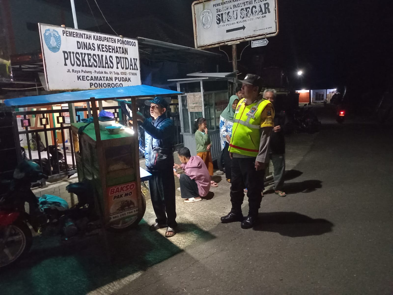 POLSEK SAMPUNG GELAR PATROLI MALAM KRYD JAGA HARKAMTIBMAS