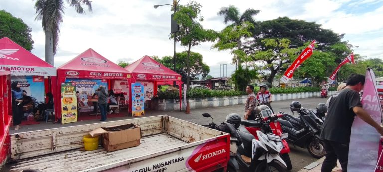 Polsek Ponorogo Amankan Kegiatan Service Gratis dan Music Road Show Cun Motor