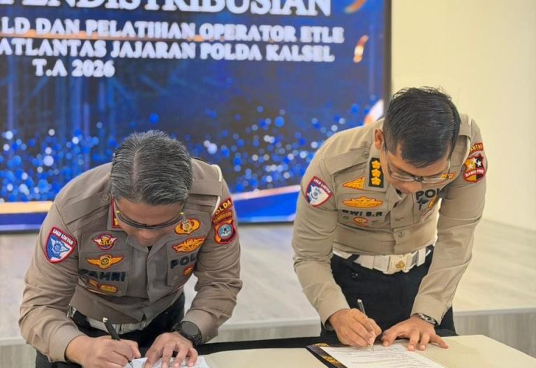 Korlantas Polri Perkuat Digitalisasi Penegakan Hukum Lalu Lintas Dengan ETLE Mobile Handheld di Polda Kalsel