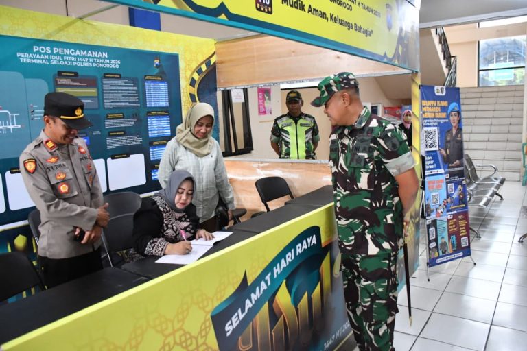 Dandim Ponorogo dan Forkopimda Tinjau Pos PAM Lebaran Hari Raya Idul Fitri 1447 H Tahun 2026