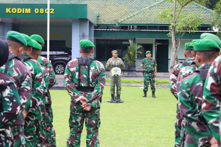 Lepas Anggota Cuti Lebaran Idul Fitri 1447 H, Dandim Pnorogo Beri Penekanan Khusus